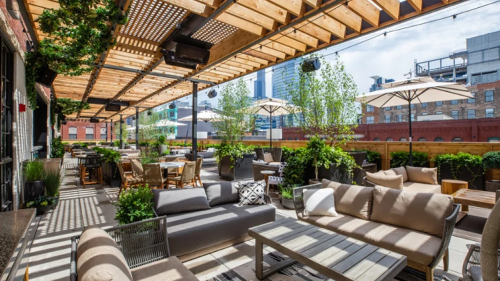 Abas-Hillton-Rooftop-rooftop-bars-Chicago