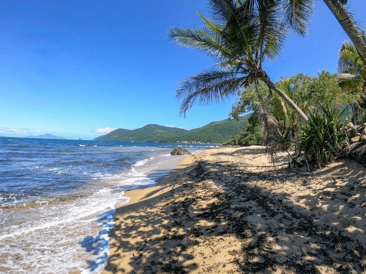 iilha grande beach,