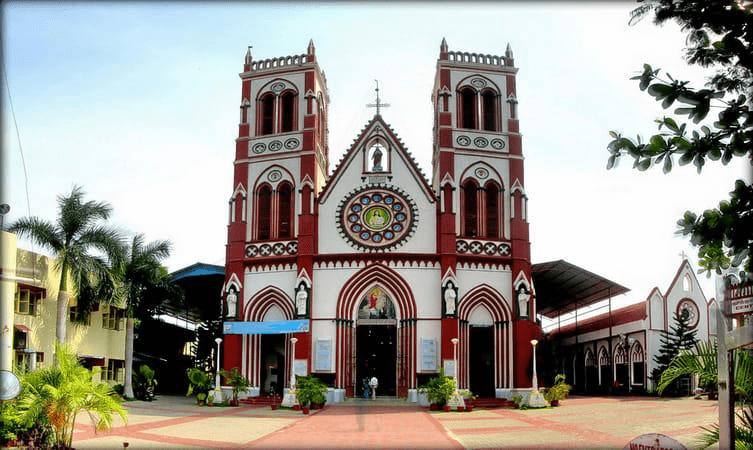 Basilica of sacred heart of Jesus, places to visit in pondicherry,