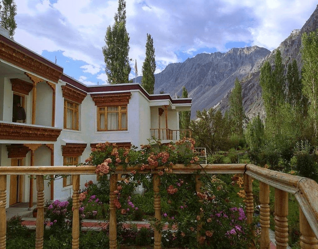 hotels in leh,