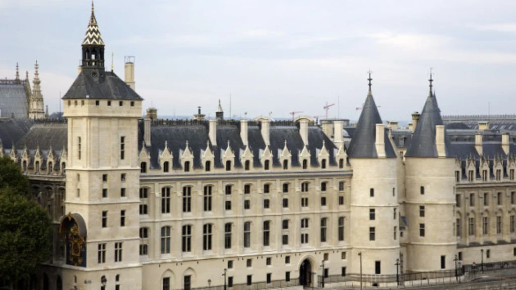 Conciergerie-Things-To-Do-In-Paris