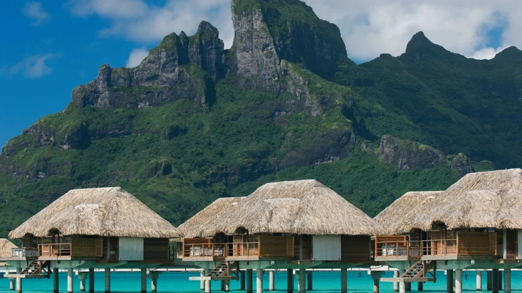 Four-Seasons-Resort-French-Polynesia-Couples-Retreat