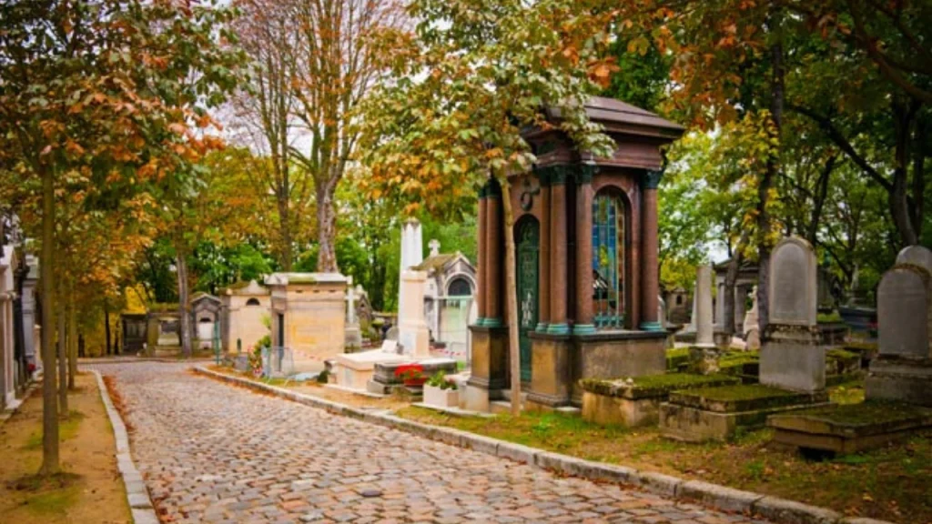 Pere-Lachaise-Cemetery-Things-To-Do-In-Paris