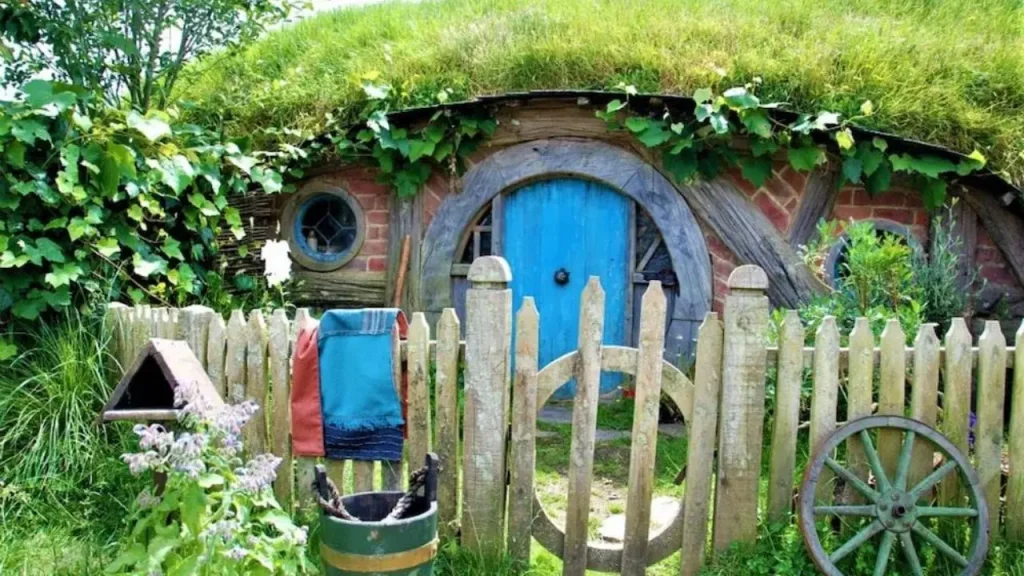 Movie fanatics head to Hobbiton-Things To Do In New Zealand